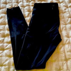Lululemon black running tights.